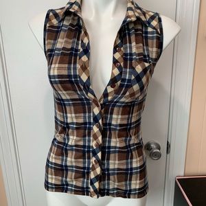 Rue 21 Sleeveless Button Up